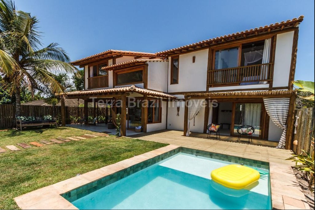 Casa Vivamar com 3 suítes, piscina e acesso à Praia dos Amores no Outeiro das Brisas em Porto Seguro