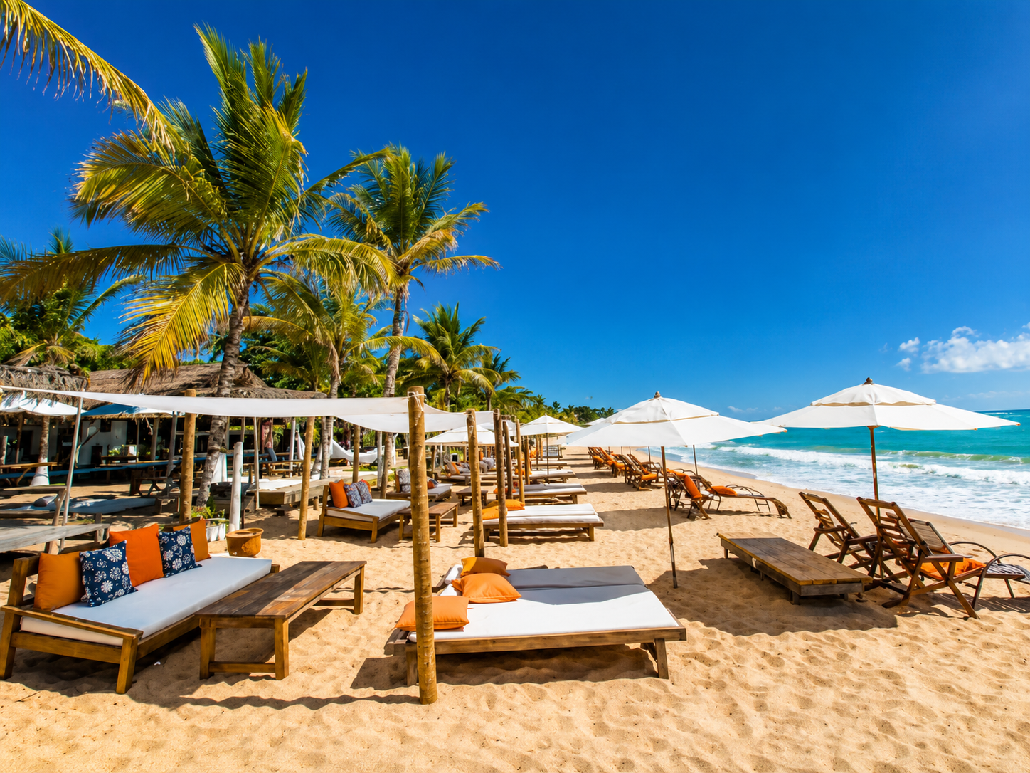Hotel pé na areia com 50 apartamentos e ampla área em Trancoso
