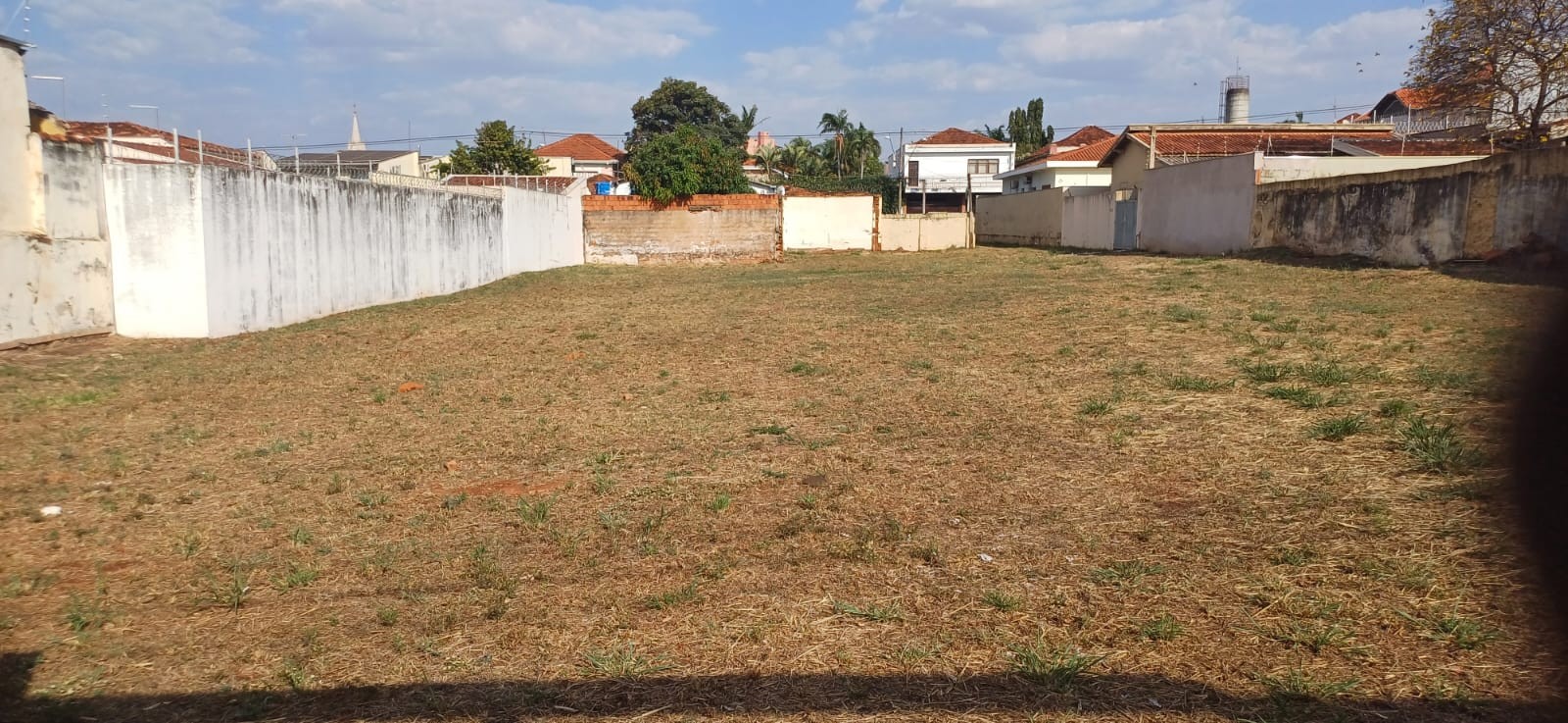 Terreno de 1.453 m² no Centro de Jaú