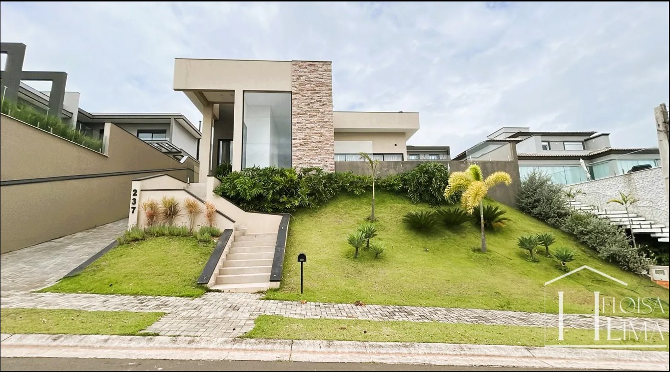 Casa Térrea de Alto Padrão no Campo de Toscana – Vinhedo/SP em Vinhedo/SP
