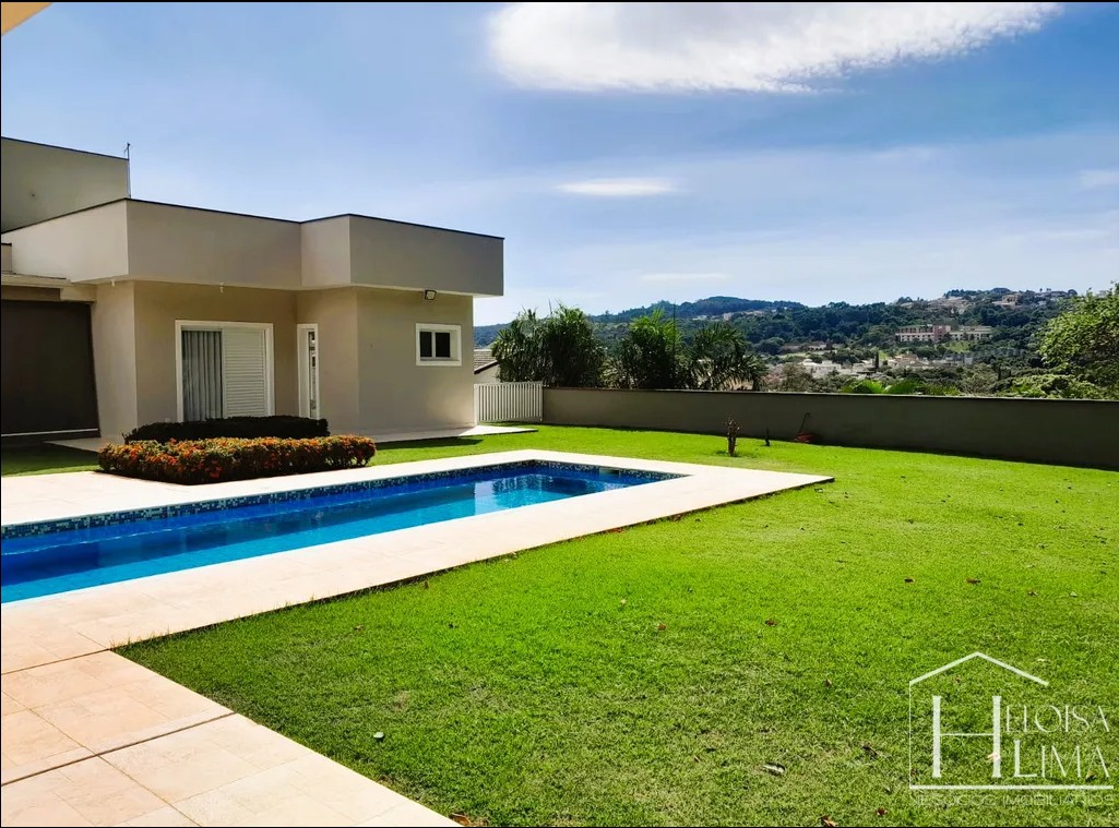 Casa térrea de alto padrão no Condomínio Ipê Velho, em Vinhedo